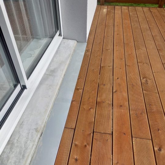 https://www.delcey-entreprise.fr/wp-content/uploads/2024/05/terrasse-bois-suspendue-besancon-delcey-renovation-05-540x540.jpg